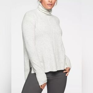 Athleta Transit Pullover Turtleneck Sweater, Sz M, Light Heather Gray, Side-Slit